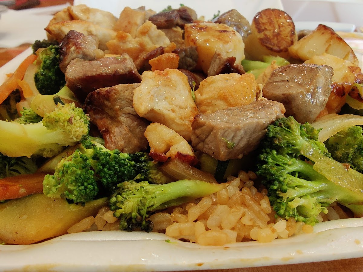 Sakura Poke & Hibachi-10